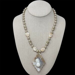 Vintage Carved Blister Pearl Mother of Pearl Beaded Necklace